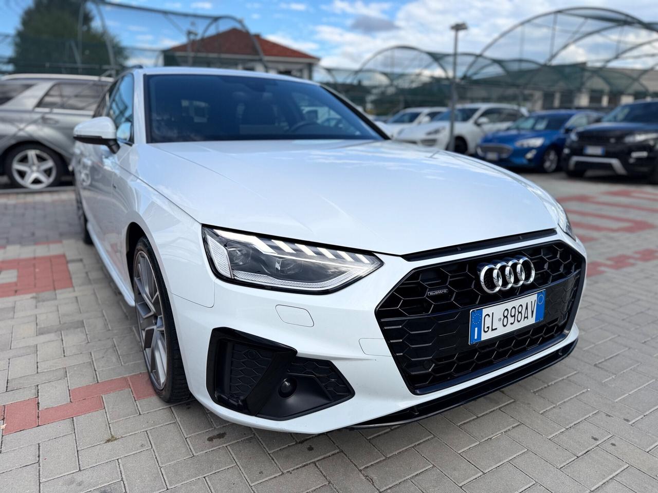 Audi A4 Avant 40 TDI quattro S tronic line edition