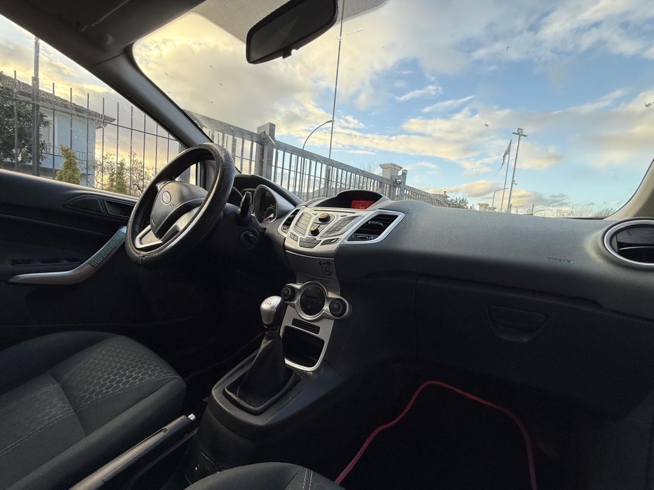 FORD FIESTA 1.2 BENZINA OK NEOPATENTATI