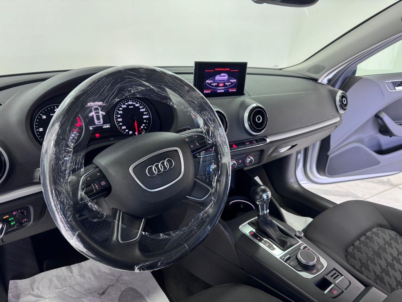 Audi A3 SPB 1.6 TDI S tronic -GARANTITA-2013