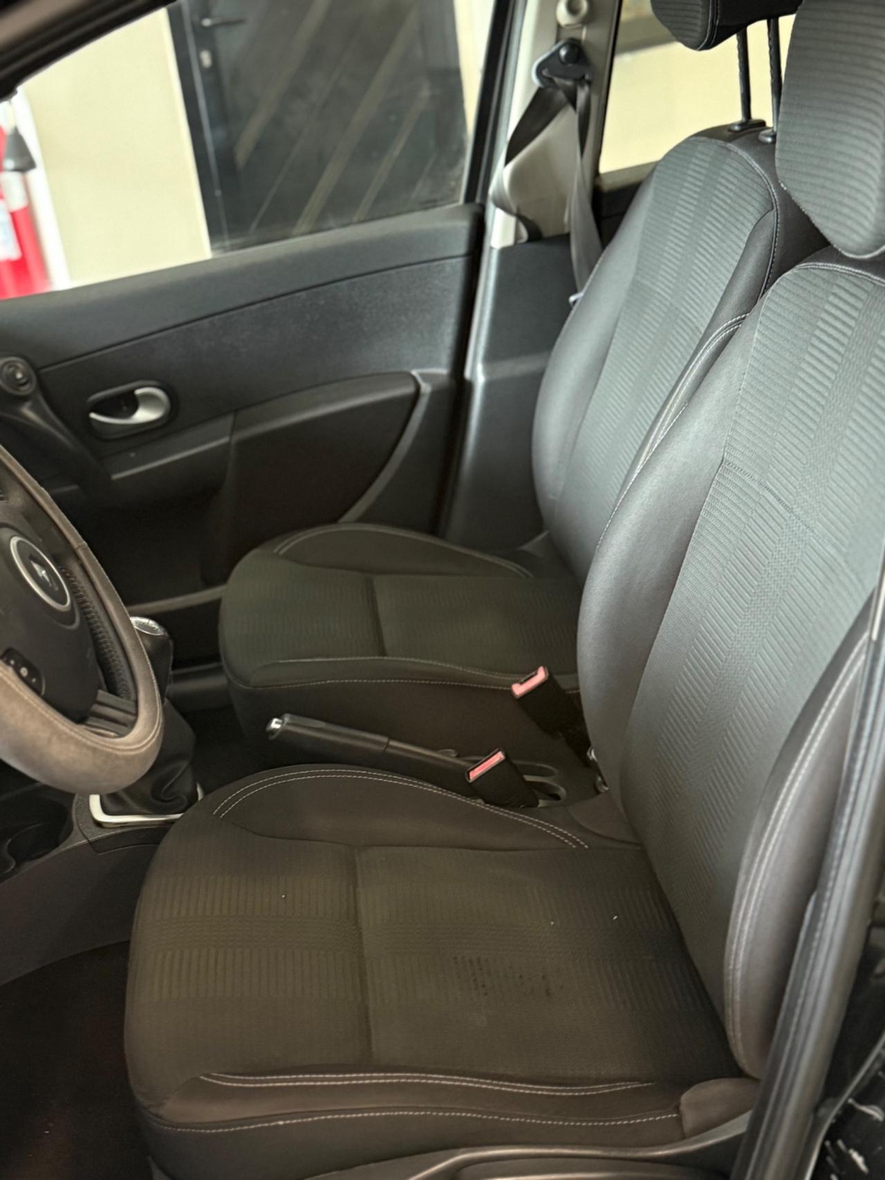 Renault Clio 1.2 16V 5 porte Dynamique