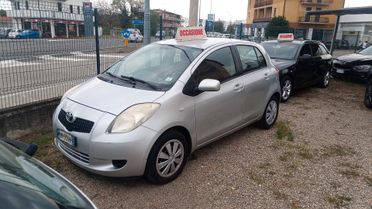 Toyota Yaris 1.0 5 porte Sol