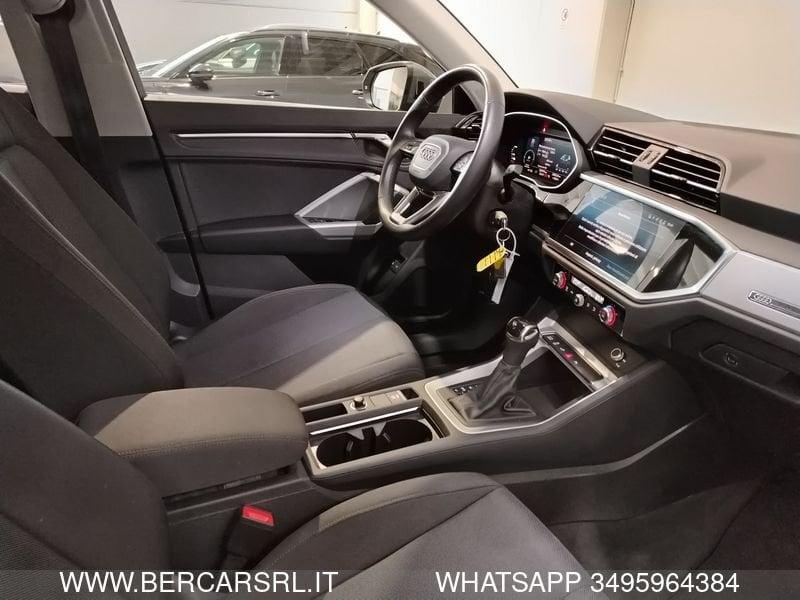 Audi Q3 45 TFSI e S tronic Business