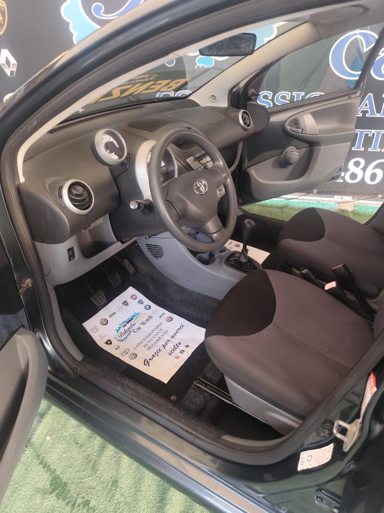 Toyota Aygo 1.0 12V VVT-i 5 porte Sol