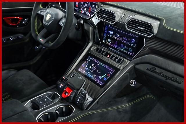 LAMBORGHINI Urus 4.0 Performante | FULL CARBON | AKRAPOVIC