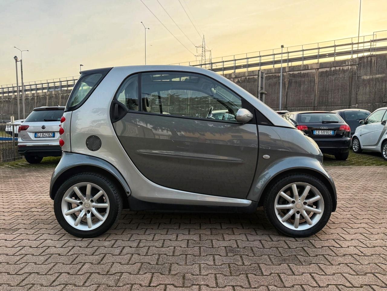 Smart ForTwo 700 coupé OK NEOPATENTATI TETTO PANORAMICO