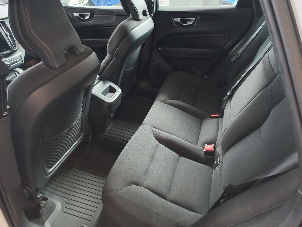 Volvo XC 60 XC60 B4 (d) AWD Geartronic Momentum Pro N1 iva esposta