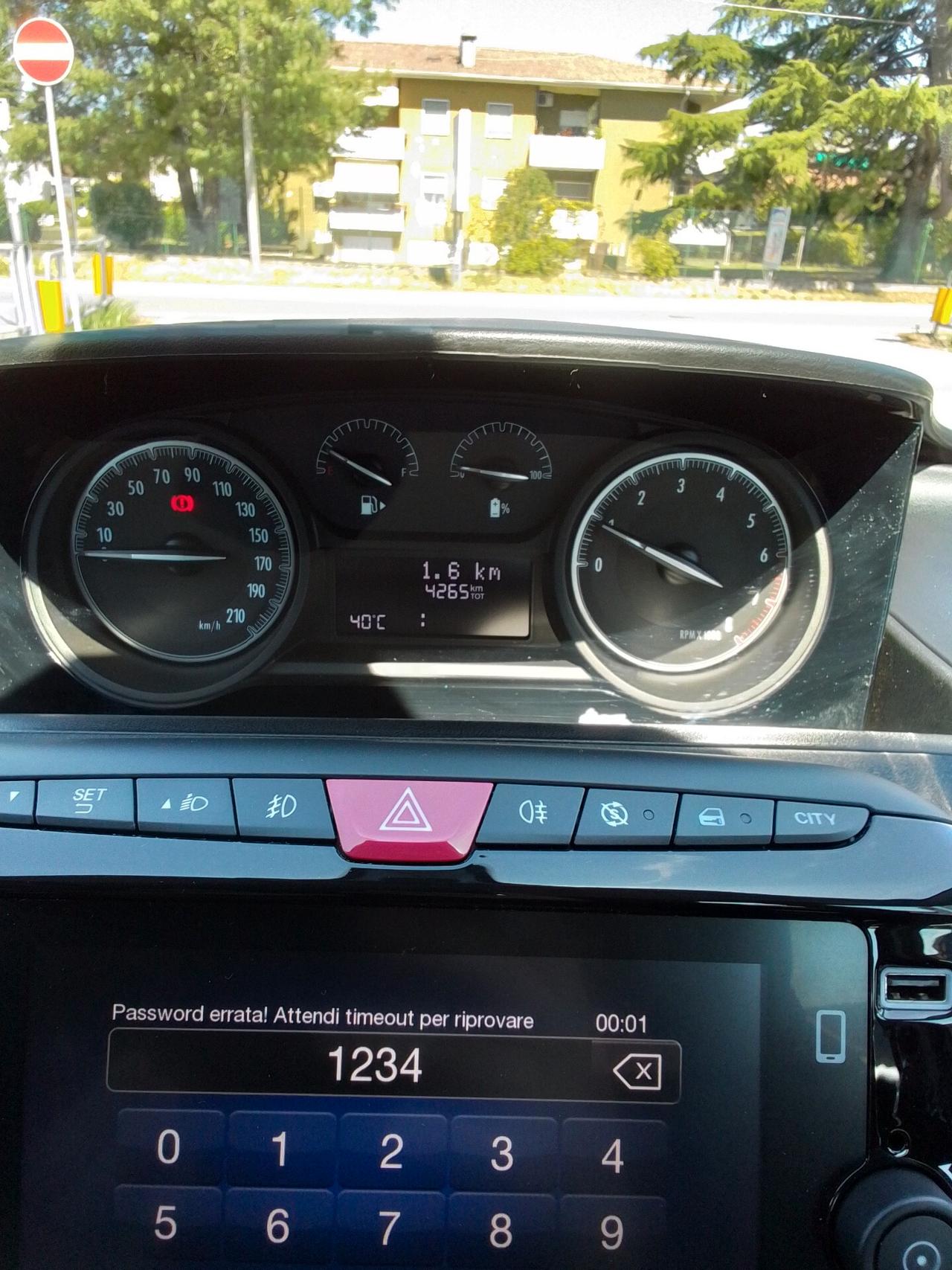Lancia Ypsilon 1.0 FireFly 5 porte S&S Hybrid Ecochic Gold