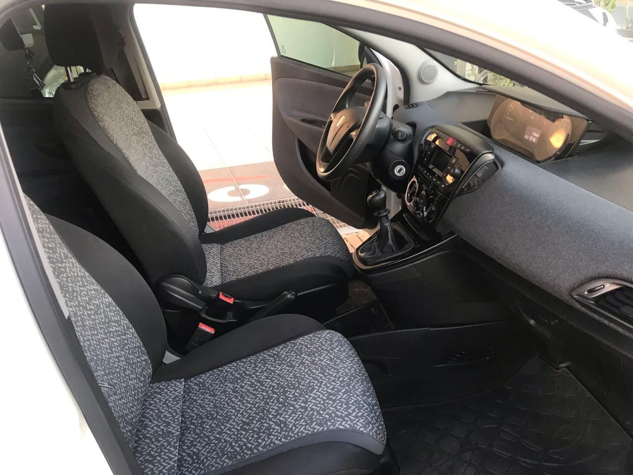 Lancia Ypsilon 1.2 69 CV 5 porte S&S Gold