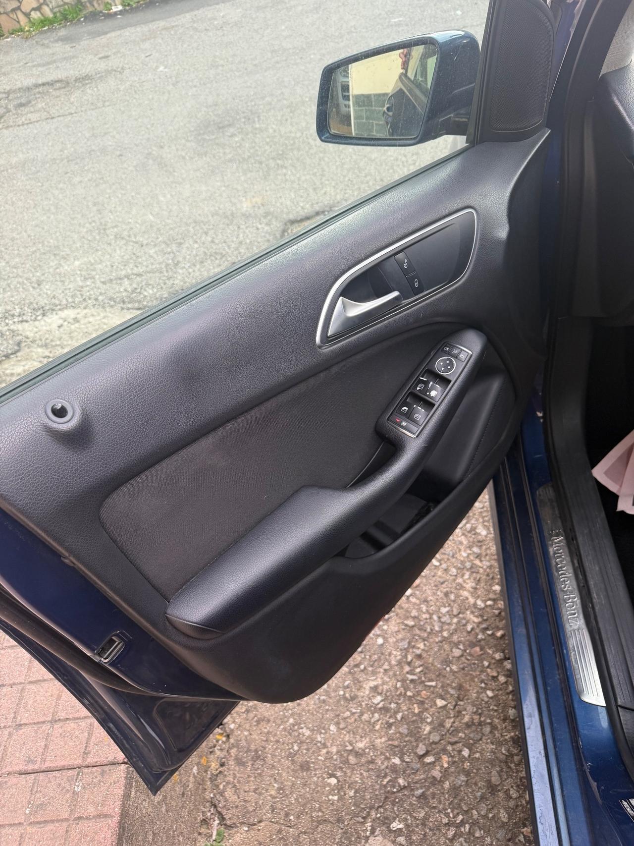 Mercedes-benz B 200 CDI BlueEFFICIENCY Premium