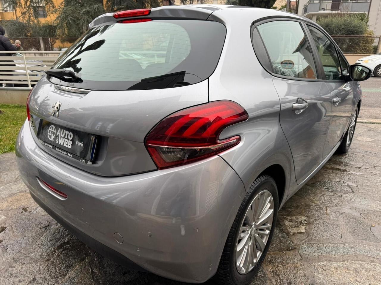 PEUGEOT 208 PureTech 82 5p ALLURE NEOPAT