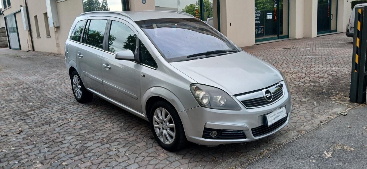 Opel Zafira 1.6 metano 7 posti neopatentati