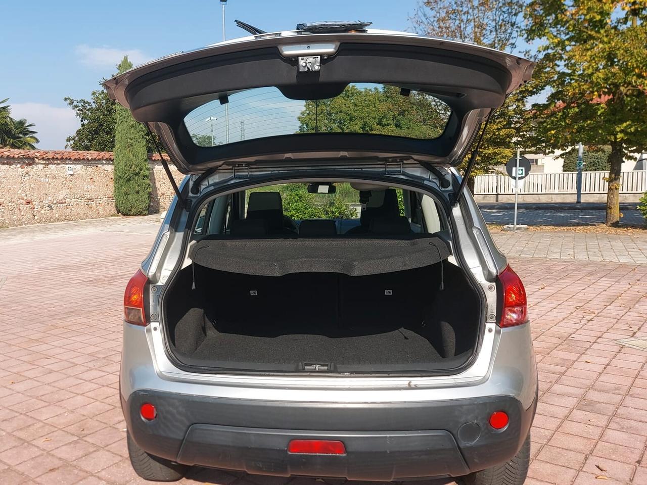Nissan Qashqai 2.0 dCi DPF Tekna