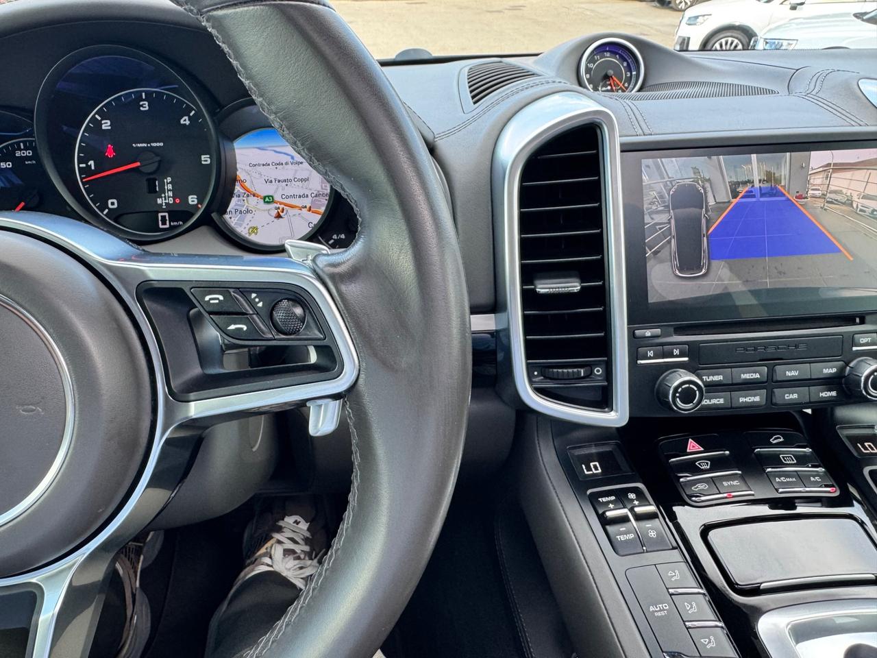 Porsche Cayenne 3.0 Diesel Platinum Edition open edition Porsche approved