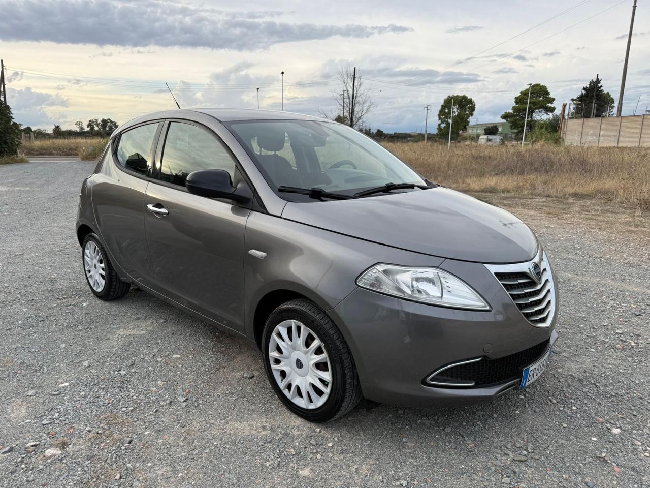 Lancia Ypsilon 1.2 Benz- Neopatentati-Anche Permuta