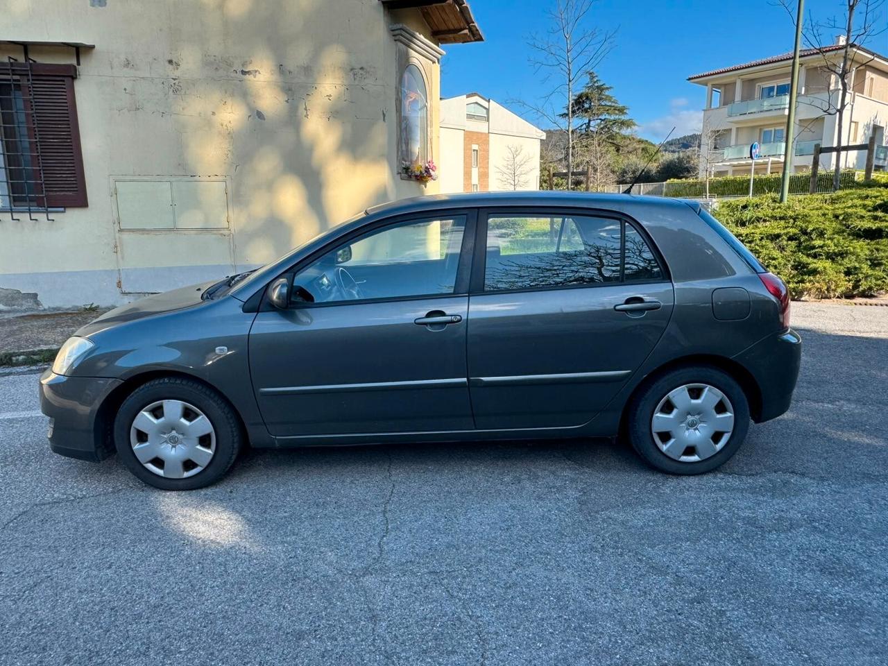 Toyota Corolla 1.4 16V 5 porte Sol