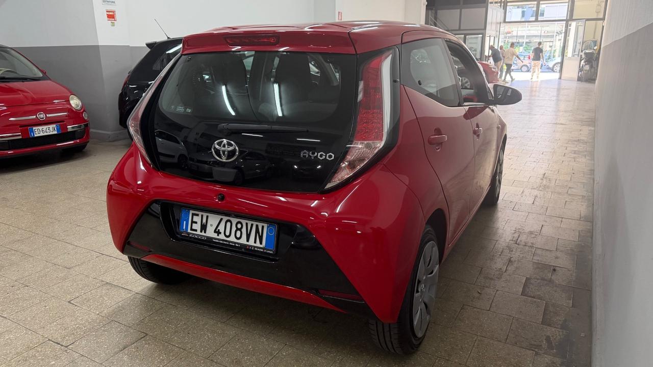 Toyota Aygo 1.0 VVT-i 69 CV 5 porte x-cool 2015