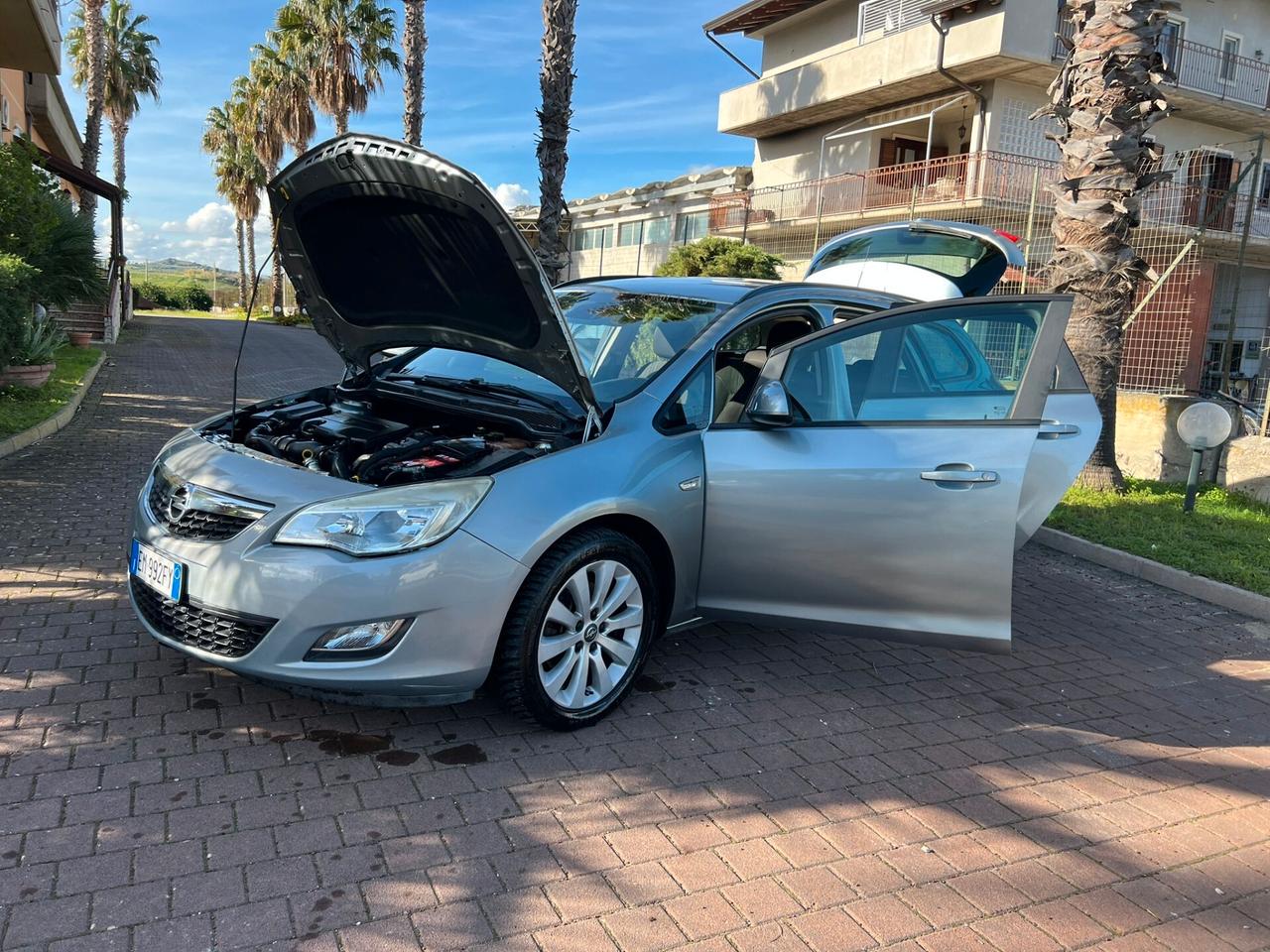 Opel Astra 1.7 CDTI 110CV Sports Tourer Cosmo Fleet