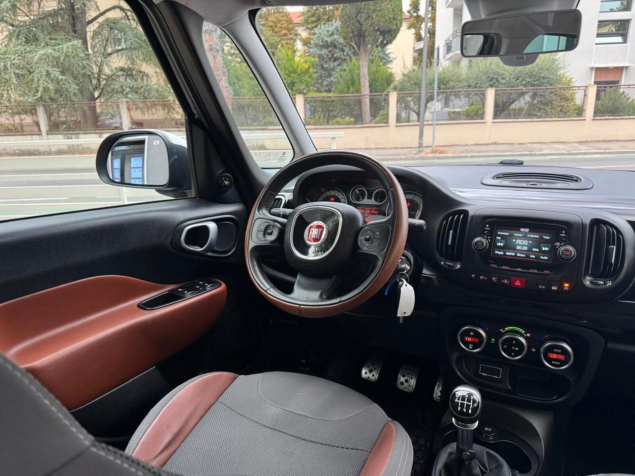 FIAT 500L 1.6 Multijet 120cv TREKKING NEOPATENTATI