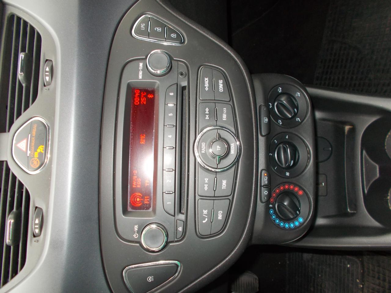 Opel Corsa 1.4 90CV GPL Tech 5 porte Advance