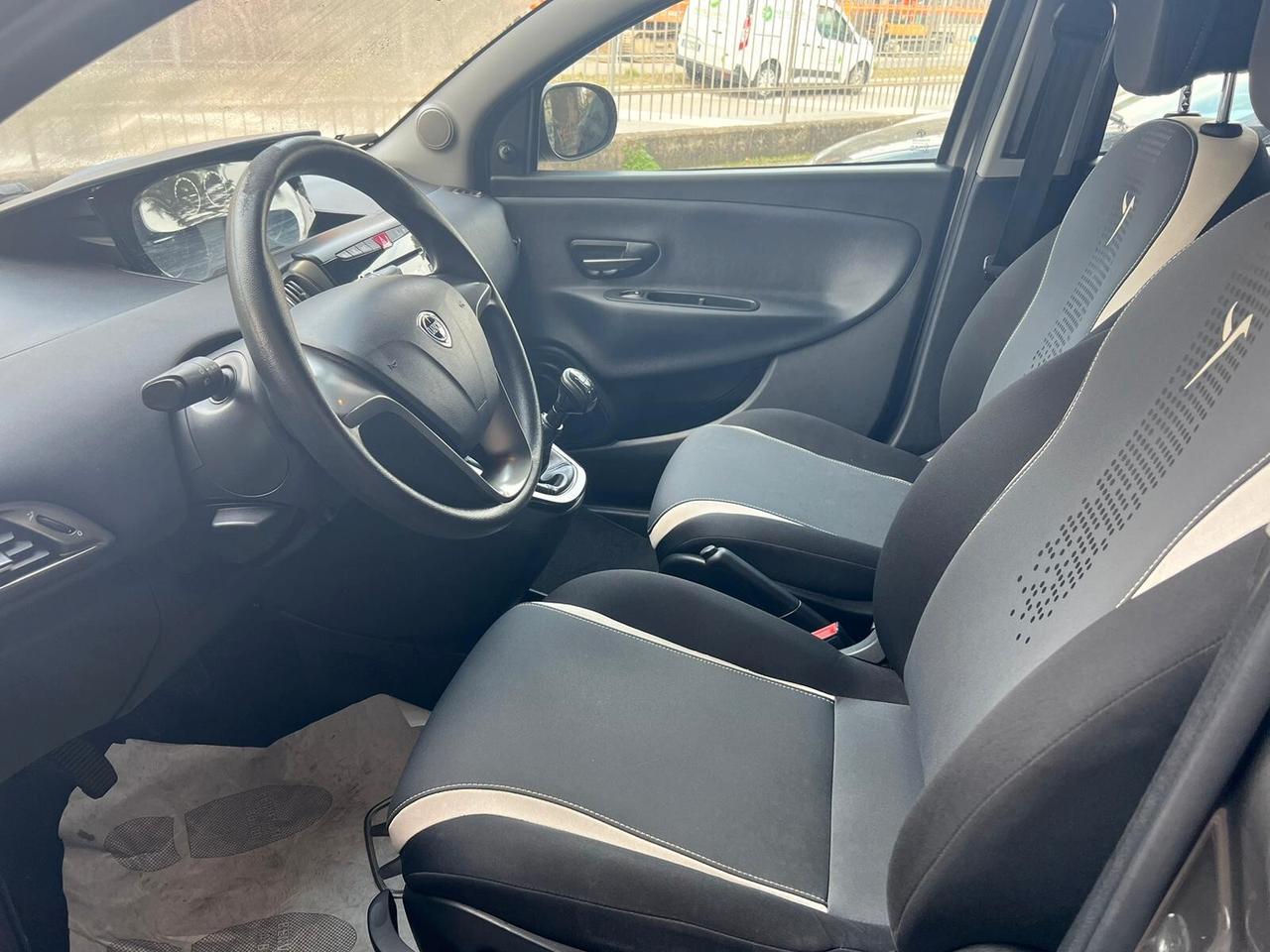 Lancia Ypsilon 1.3 MJT 16V 95 CV 5 porte S&S Elefantino