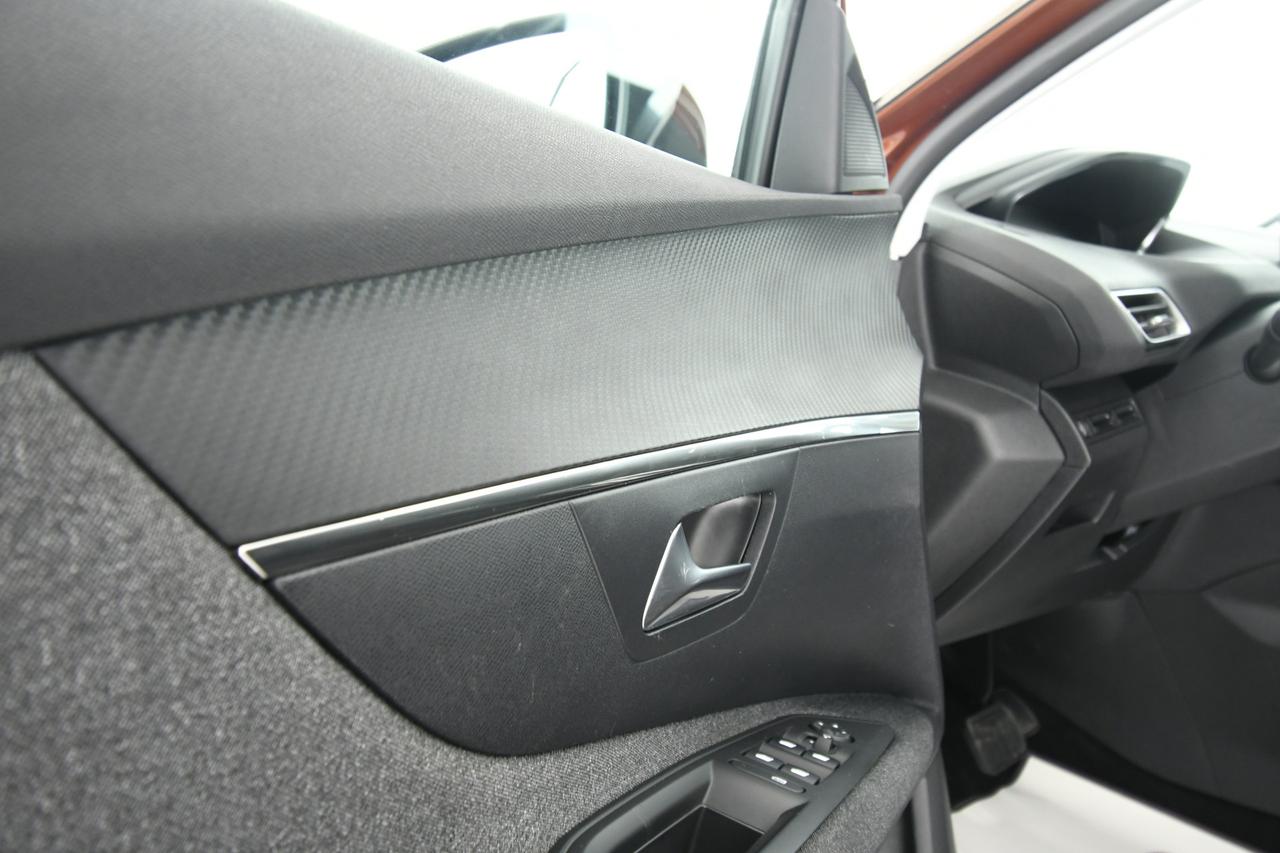 PEUGEOT 3008 1.5 bluehdi Business s&s 130cv eat8 APP CONNECT+NEOPATENTATI