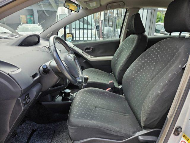 TOYOTA Yaris 1.0 5 porte
