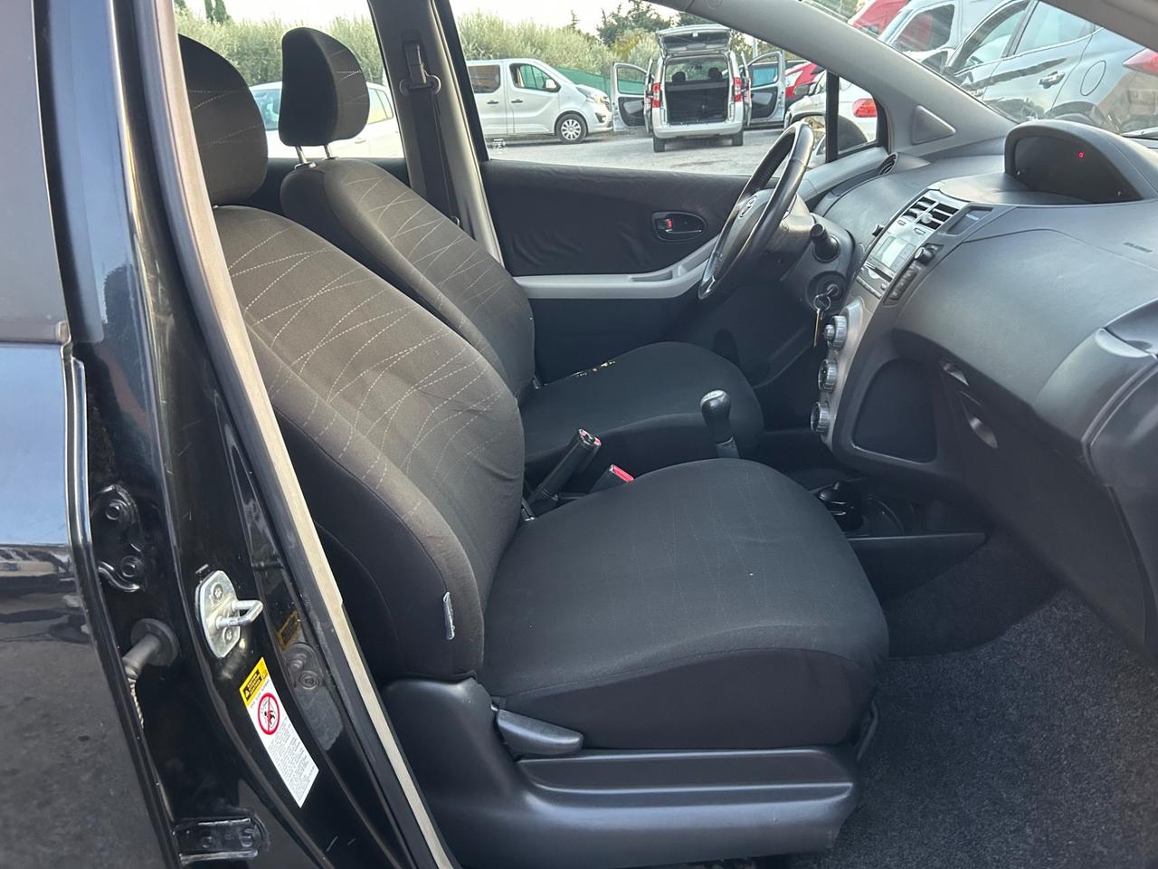 Toyota Yaris 1.0 5 porte Sol