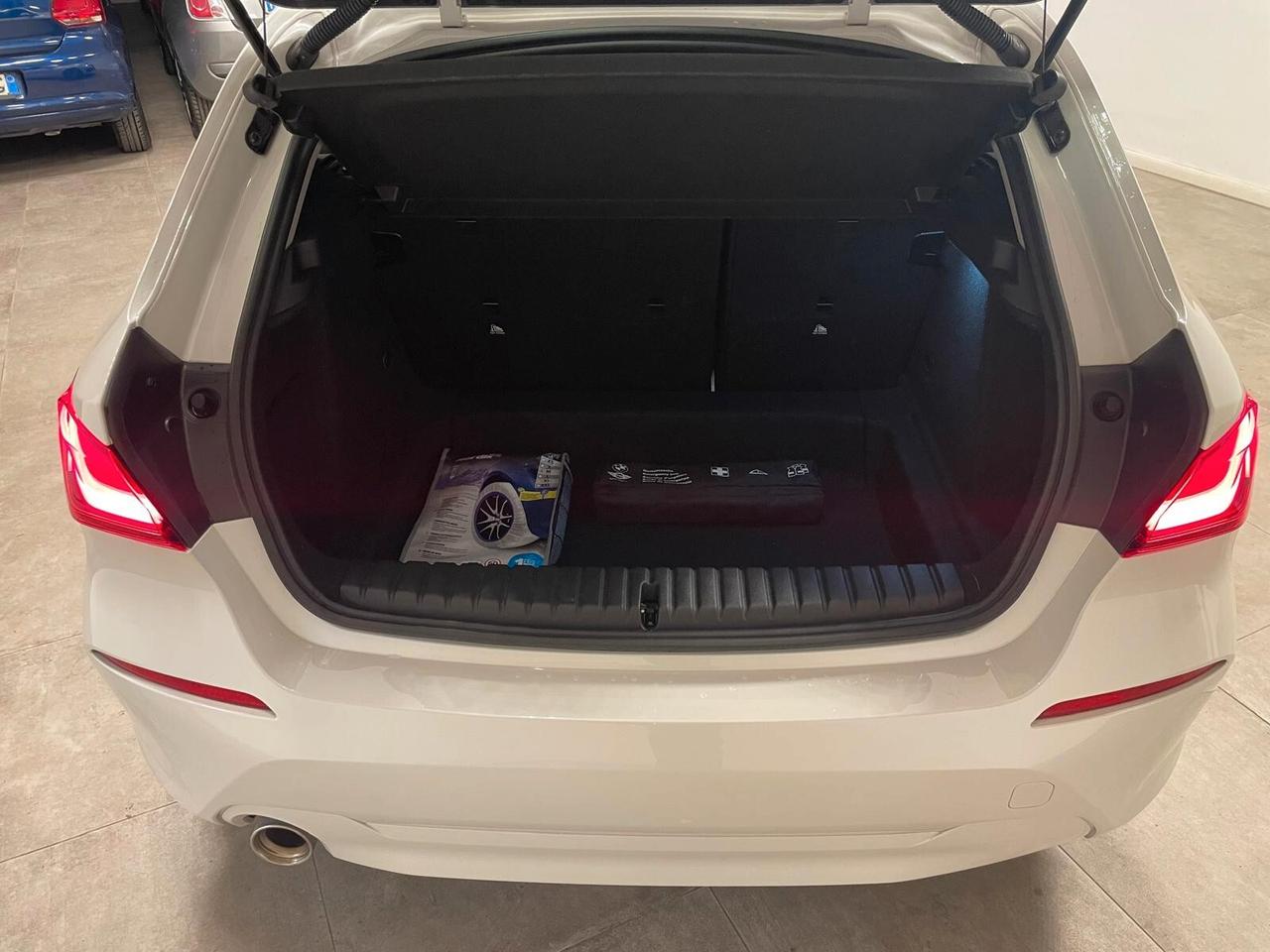 Bmw 118 118i luxury full led OK NEOPATENTATI