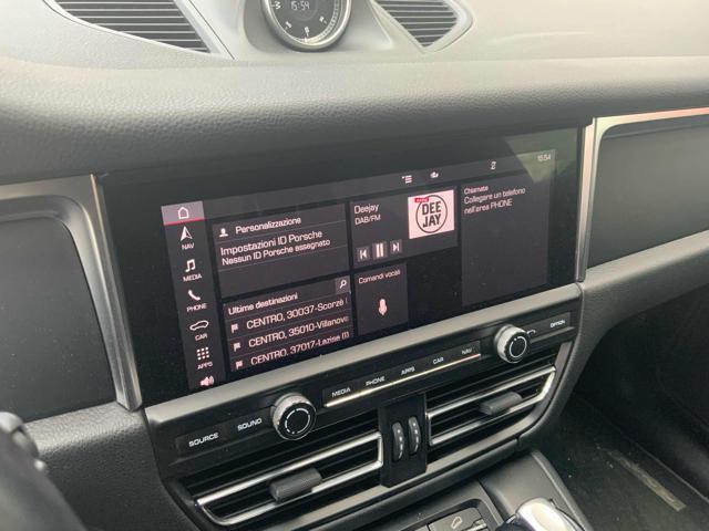 PORSCHE Macan 2.0