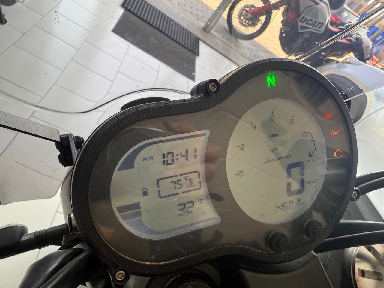 Benelli Leoncino 500 Trial