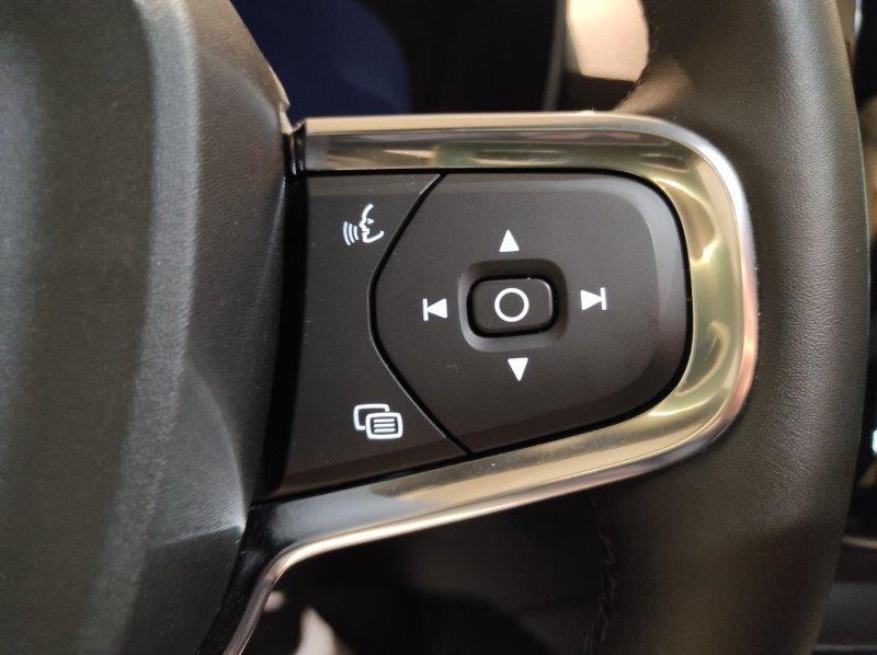 VOLVO XC40 (2017-->) - XC40 B3 automatico Core