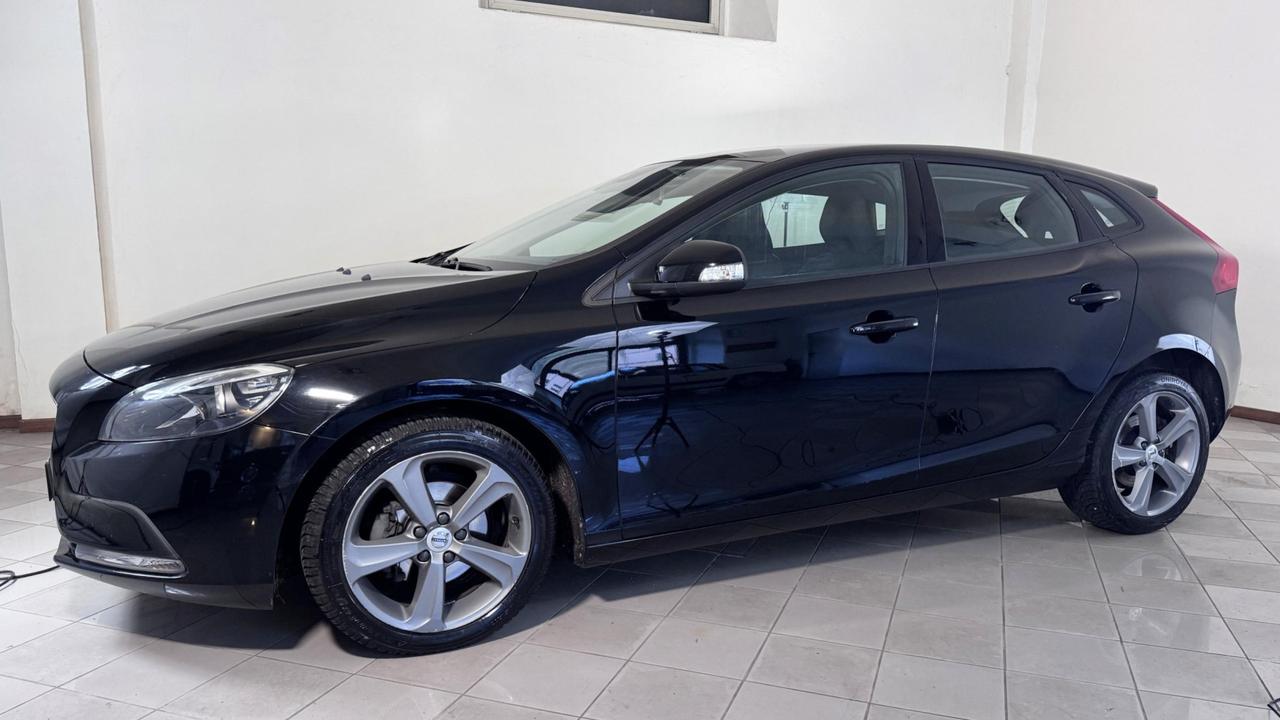 Volvo V40 2.0 d2 Momentum my17