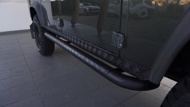 LAND ROVER Defender 110 2.5 Td5 cat S.W. S