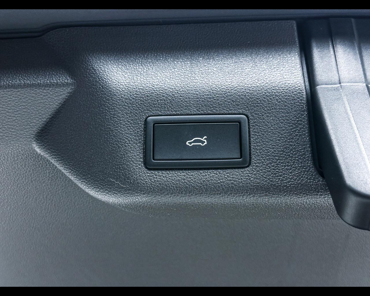 VOLKSWAGEN Multivan 7ª '21-> - Multivan 1.5 PHEV DSG 4Motion Life