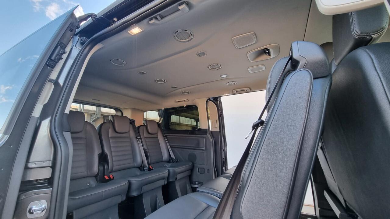 Ford Tourneo Custom 9 posti TITANIUM