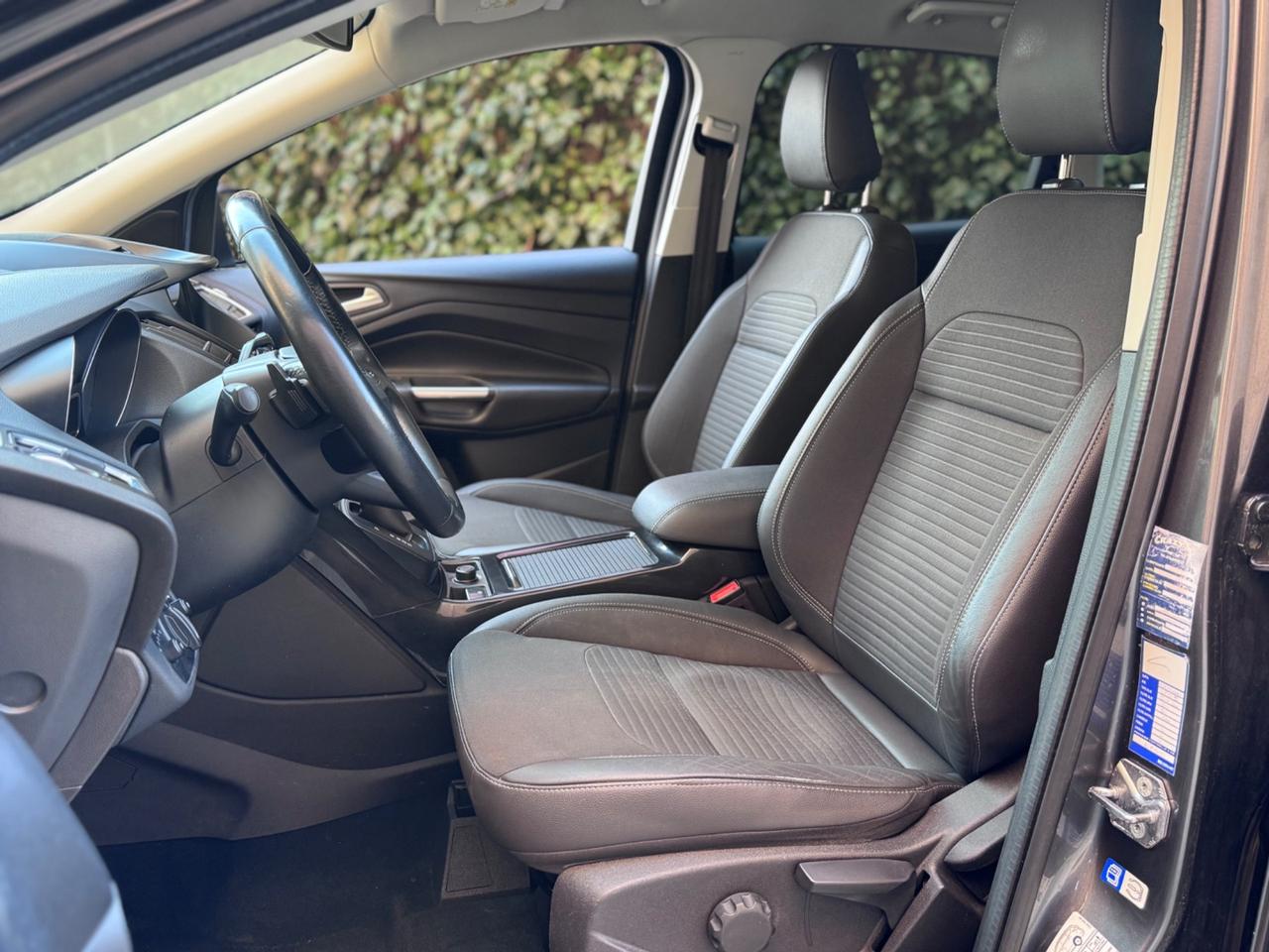 Ford Kuga 1.5 TDCI 120 CV S&S 2WD ST-Line