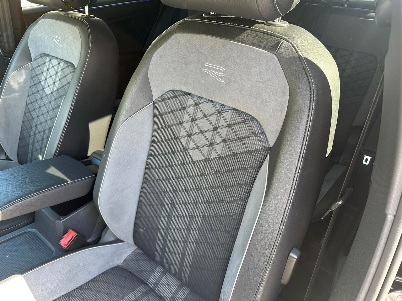 Volkswagen Tiguan 2.0 TDI 150 CV SCR DSG R-Line