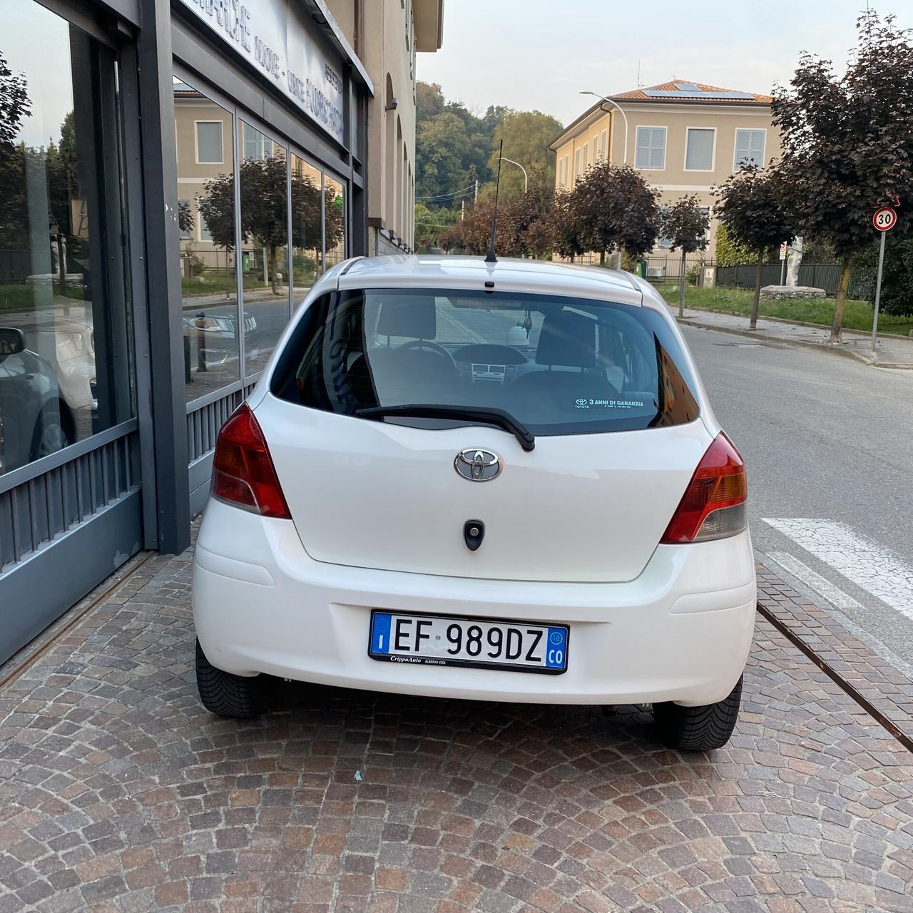 Toyota Yaris 1.0 5 Porte Sol