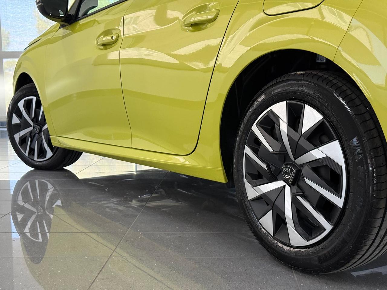 Peugeot 208 Style 1.2 100/110 MHEV #11393