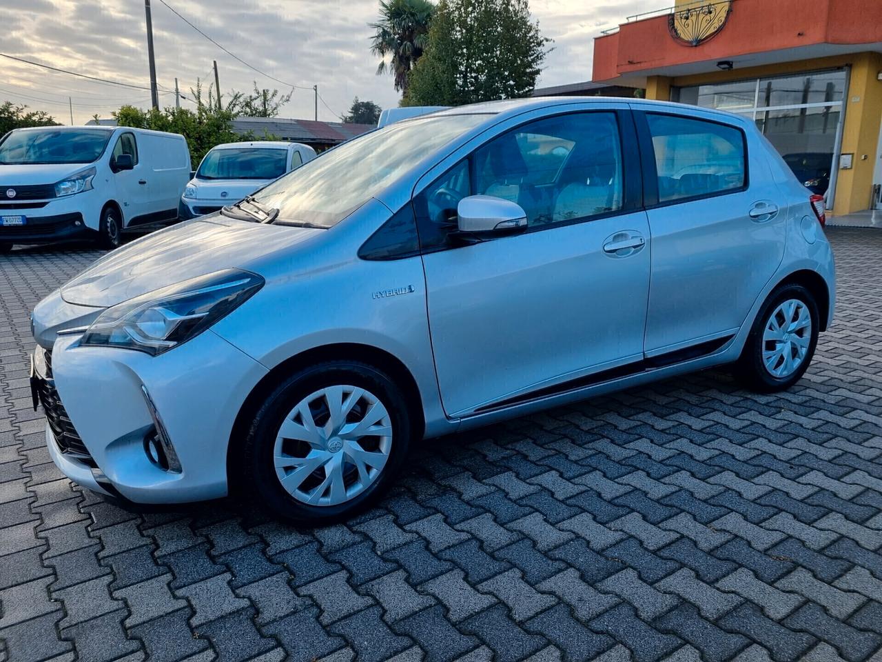 Toyota Yaris 1.5 Hybrid 5 porte Active