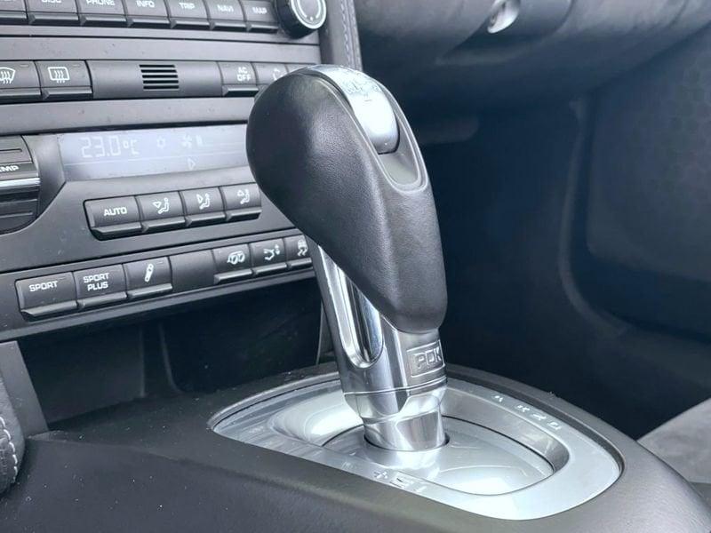 Porsche 911 CARRERA 4 Cabriolet GTS PDK