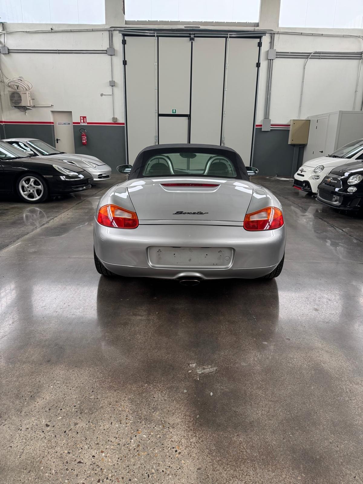 Porsche Boxster 2.5i 24V cat