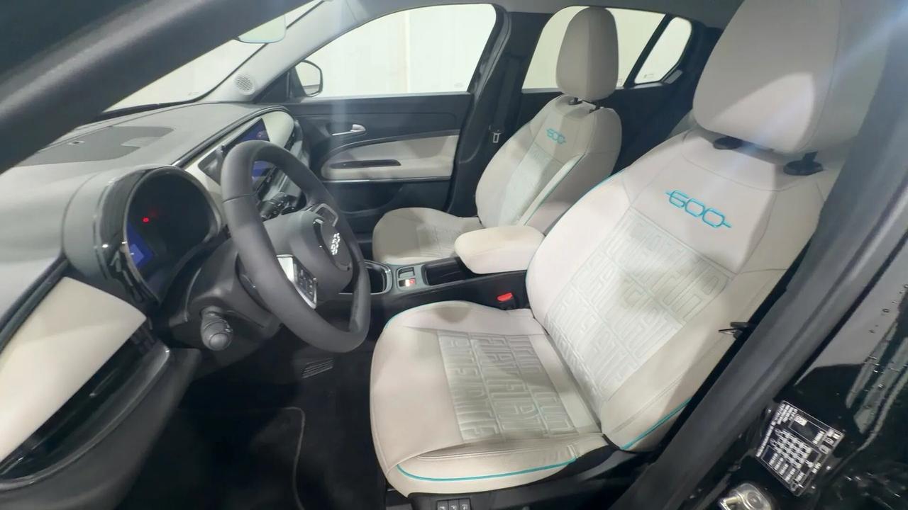 Fiat 600 Hybrid 100 CV DCT MHEV La Prima