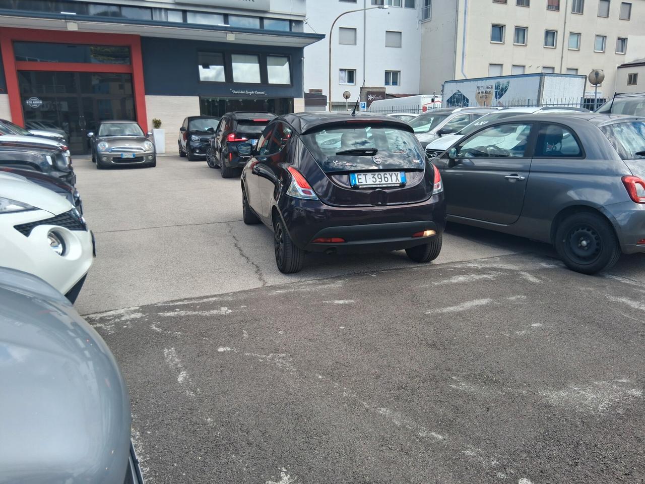 Lancia Ypsilon 0.9 TwinAir 85 CV 5 porte Metano Ecochic Elefantino