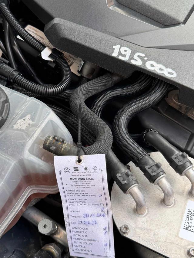 VOLKSWAGEN Passat Variant 2.0 TDI SCR 200 CV DSG Executive IVA ESPOSTA