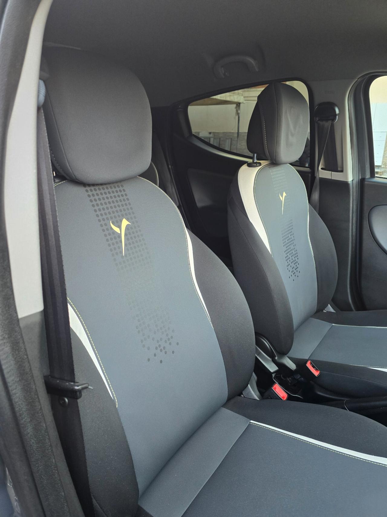 Lancia Ypsilon 0.9 TwinAir 85 CV 5 porte Metano Ecochic Elefantino