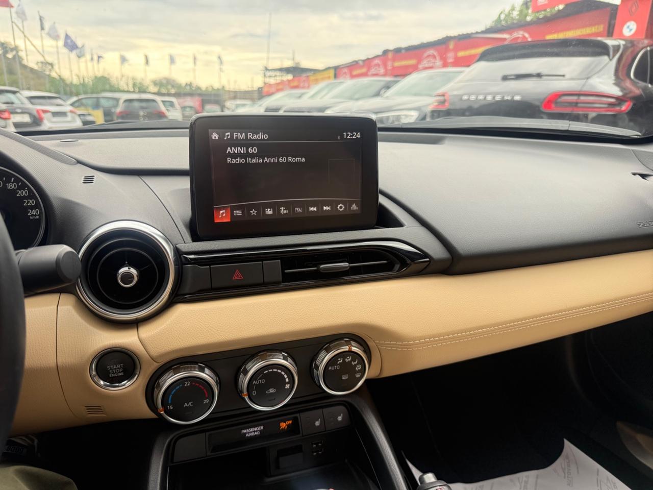 MX-5 1.5 SAKURA | CAPOTE BORDEAUX | PELLE BEIGE | BOSE | FULL LED | 17” | PRONTA CONSEGNA