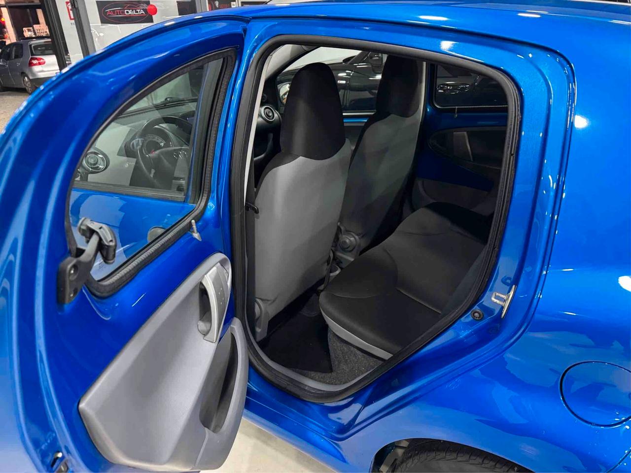 Toyota Aygo 1.0 12V VVT-i 5 porte Deep Ocean Connect
