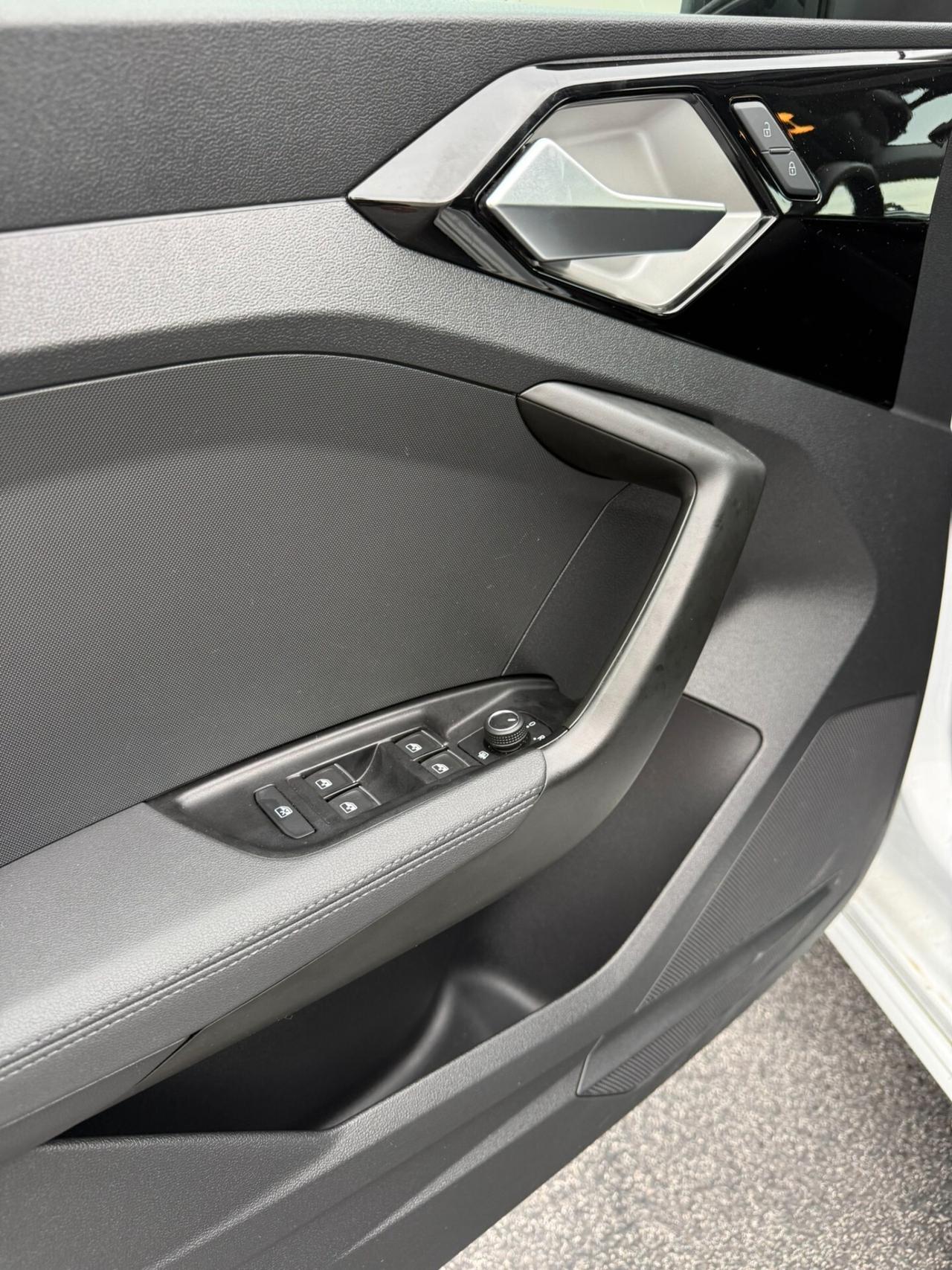 Audi A1 SPB 30 TFSI S line edition 06/2023