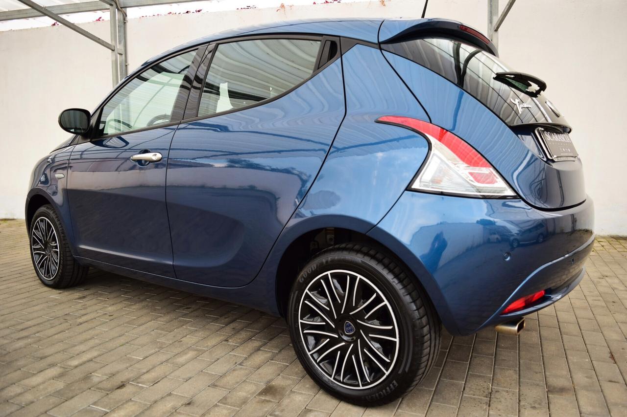 Lancia Ypsilon 1.0 Firefly Hybrid 70 cv Gold